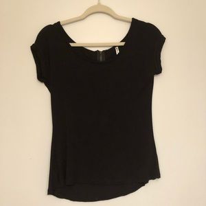 4 for $10 sale 🐝 Zip back tee